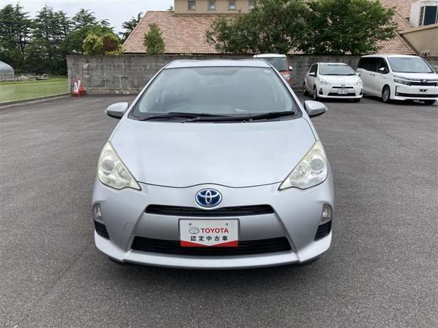 低燃費で環境にもやさしいハイブリッド車です。トヨタ専用診断機器でハイブリッドシステムを綿密に点検してあります！