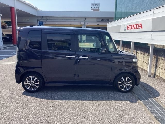 車両状態証明書付き車両です。車両状態を検査員が評価をし、結果を点数で表示しております。1台1台プロの目で事細かにチェックしている車両ですので、ご安心してお買い求めしていだけます。