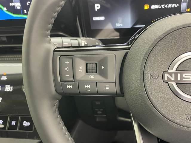 【運転席操作部】『運転席周辺の装備』の画像になります。快適なドライブを楽しむための機能が装備されています！運転席から触れるので使いやすいです！