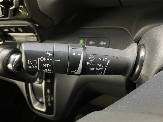 【運転席操作部】快適なドライブを楽しむための機能が装備されています！運転席から触れるので、使いやすいです！除菌プランいれていただくと、さらに清潔で安心していただけます！