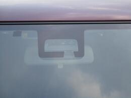 デュアルセンサーブレーキサポート装備、安全運転をサポートします。
