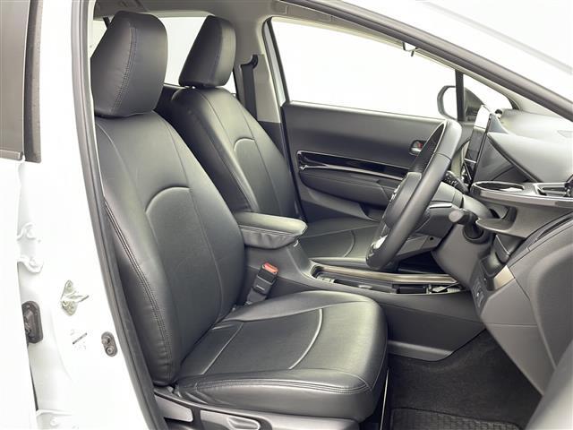 【運転席】座り心地が良いシートなので長時間の運転でも快適にお過ごしいただけます。新品のフロアマットのご注文も可能です。掲載箇所以外にご希望の写真がございましたらお気軽にお問い合わせ下さい。