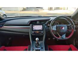 内装は使用感も少なく大変キレイです☆