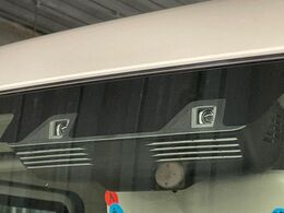 【スズキ　セーフティサポート】走行中に前方の車両等を認識し、衝突しそうな時は警報とブレーキで衝突回避と被害軽減をアシスト。より安全にドライブをお楽しみいただけます。