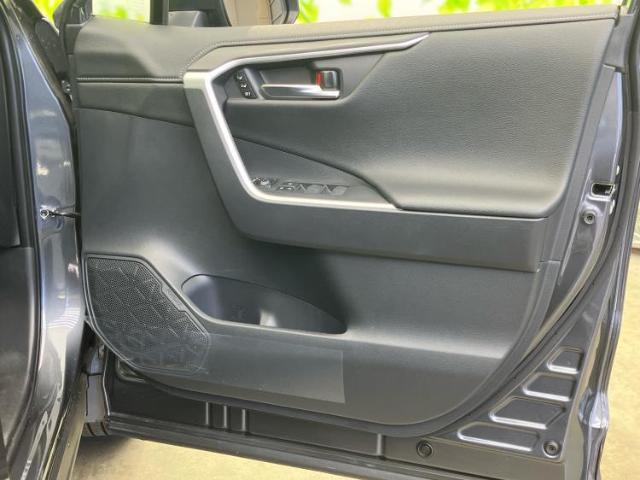 WECARS（ウィーカーズ）は全国250店舗展開！お客様が安心してカーライフをお楽しみいただけるよう社員一同心を込めてサポートいたします。