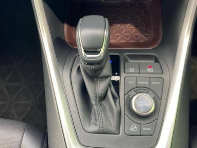 お車に合わせて無料保証以外にも、保証範囲、期間、距離を拡充させた有料保証もご用意しております！中古車の購入が初めてで不安・・・というお客様もご安心ください！