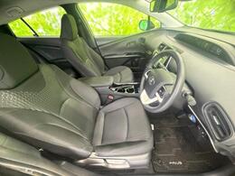 「この車の写真をもっと見たい」「状態が気になる」「この装備はついている？」どんな小さな疑問でもお気軽にお問い合わせください！