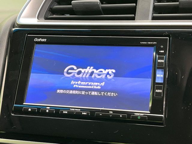 【純正ナビ】人気の純正ナビを装備。オーディオ機能も充実しており、Bluetooth接続すればお持ちのスマホやMP3プレイヤーの音楽を再生可能！毎日の運転がさらに楽しくなります！！