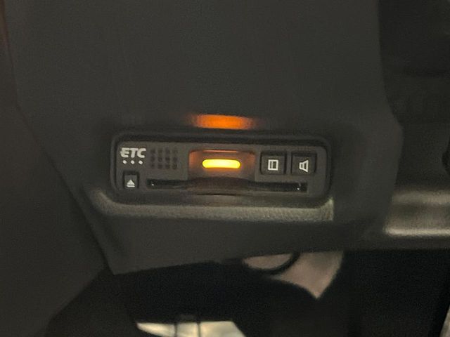 【ETC】高速道路の料金所をストレスなく通過！話題のスポットやサービスエリアに多い「スマートIC」利用時は必須のアイテムです。当店でセットアップを実施、ご納車当日からすぐにご利用いただけます！
