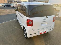 リヤドア・リヤクォーター・バックドアウィンドウにスモークドガラスを採用