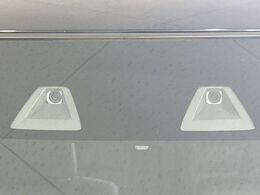 【スズキ　セーフティサポート】走行中に前方の車両等を認識し、衝突しそうな時は警報とブレーキで衝突回避と被害軽減をアシスト。より安全にドライブをお楽しみいただけます。