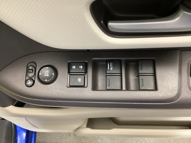 ドアスイッチもシンプルで、使いやすさを考え設計されています。