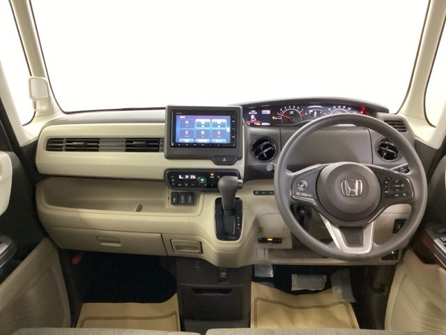 機能的なコックピット。快適な運転を楽しめますよ♪