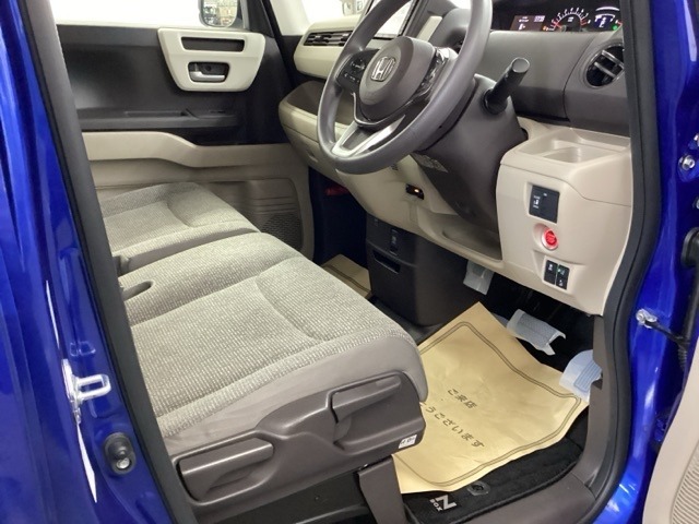 フィット性も良く、楽な運転姿勢を保てます。