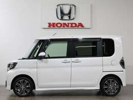 ボディカラーはパールホワイトIIIです。