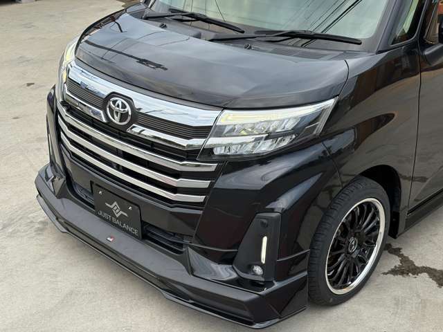 黒ボディに黒ホイールがかなりカッコよく相性が良いです！！