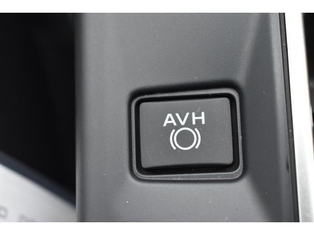 AVH(オートビークルホールド) 停車時、ブレーキペダルから足を離しても停止状態を維持。信号待ち、渋滞、坂道など日常のさまざまなシーンでドライバーの運転負担を軽減します。