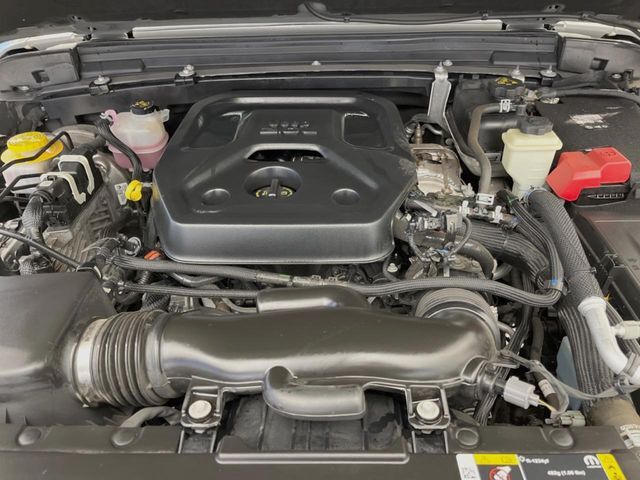 ●当店では、各メーカーの専用診断テスターを導入。国家資格を持つテクニカルスタッフも常駐しておりますので、万が一の際にも安心してご利用いただけます。