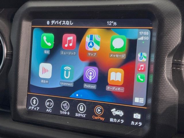 ●Apple　Car　Play：スマホとの有線接続で、ナビ・オーディオ再生などスマホのアプリ機能が画面でも使える便利機能です！