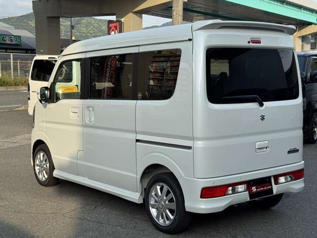 KSファクトリーハイエース福岡店　ハイエース専門店　ハイエース　コンプリートカー　パーツ販売　　福祉車両　キャンピングカー　　ローダウン　リフトアップなど様々なカスタムが可能です。車中泊　アウトドア