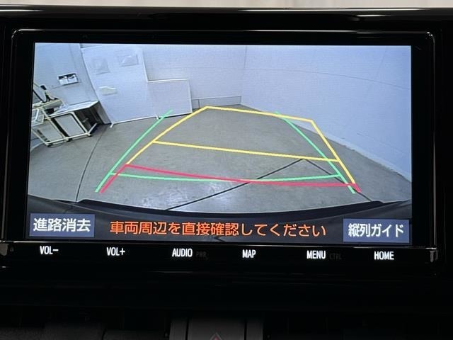 バックモニター付なので後退時に後方が見えるので安心。　車は構造上、死角がたくさんなので万が一を考えると必須ですね。　あくまで補助の為の装備、バックは目視で確認する事が重要ですよ。