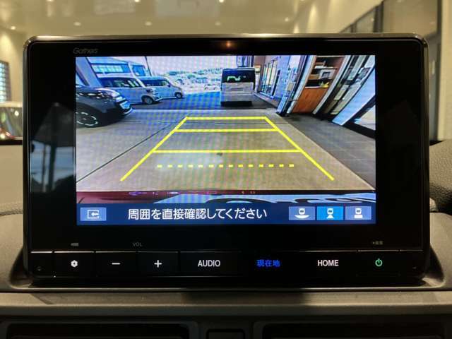 バックカメラももちろんついておりますので駐車時も後方が確認できて安心ですね！