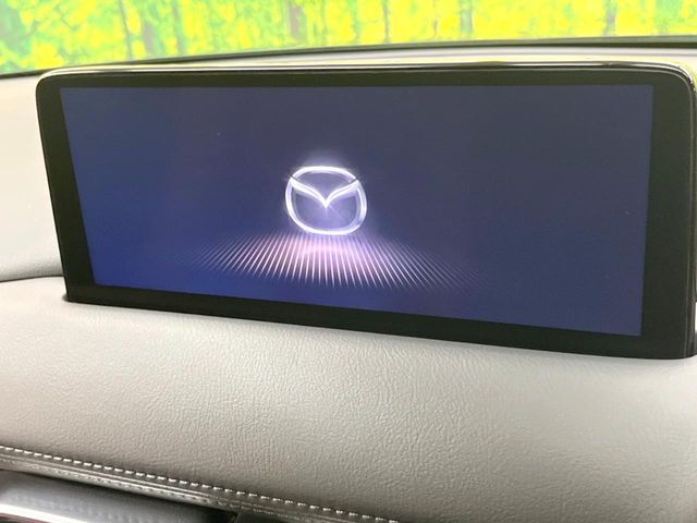 【10.25インチ　コネクトナビ】インテリアに溶け込むスタイリッシュな「専用設計」メーカーナビを装備♪視認性や操作性など基本性能にも優れ、より上質なカーライフをお楽しみいただけます。