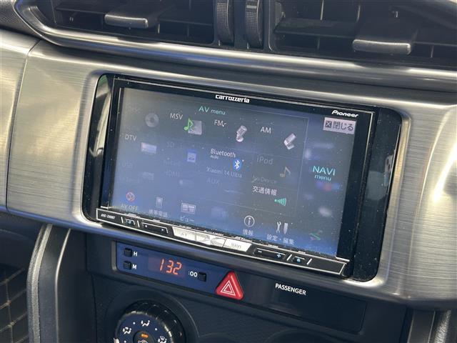 気になる車はすぐにお問い合わせください！右のカーセンサー専用無料ダイヤルから、専門スタッフがお車のご質問にお答えいたします！
