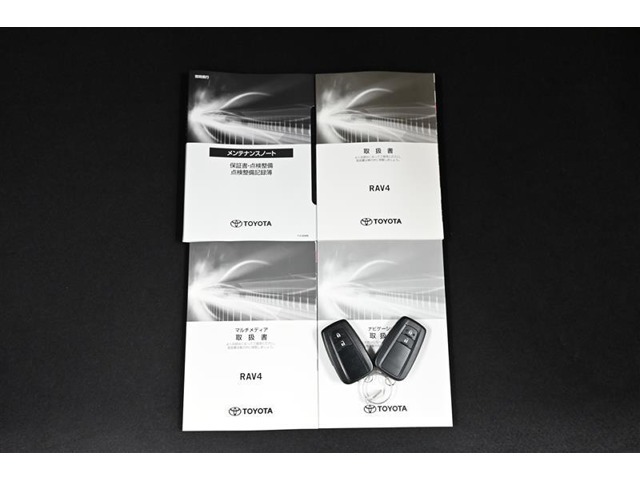 キーを取り出さずにドアを施錠＆解錠。クルマの始動も可能です。