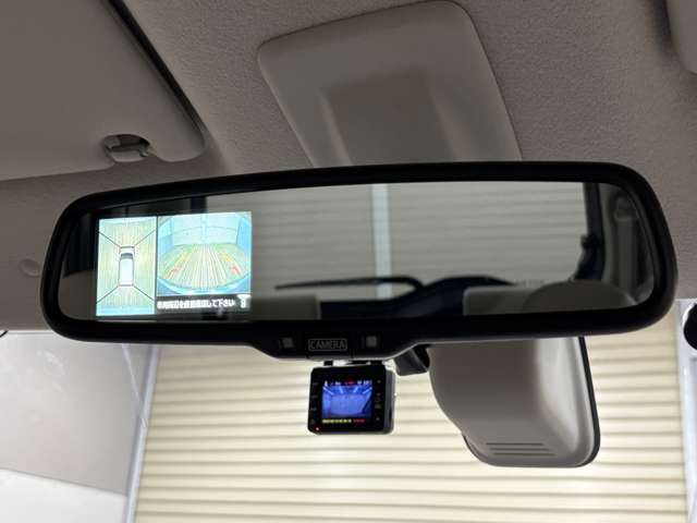 駐車時に安心！！バックカメラ付きなので、見えにくい後方がモニターで確認できて便利です。