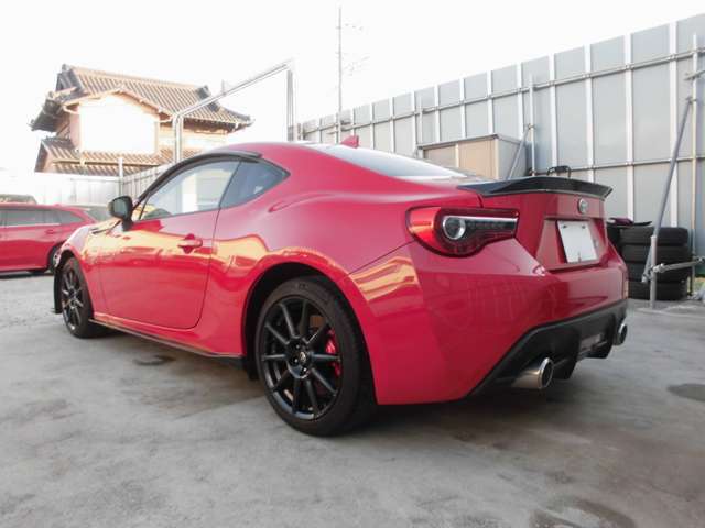 希少グレードのGRスポーツ！マニュアル6速！走行少ない20000キロ！車好きにはうれしい装備が多数付いております！レッドカラーのスポーツカーはカッコ良いです！内外装とも状態良好です！まだまだ走ります！
