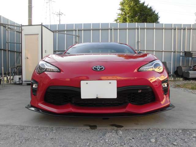 希少グレードのGRスポーツ！マニュアル6速！走行少ない20000キロ！車好きにはうれしい装備が多数付いております！レッドカラーのスポーツカーはカッコ良いです！内外装とも状態良好です！まだまだ走ります！