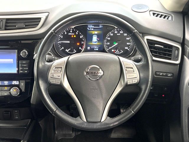 【ステアリングスイッチ】運転中、前方から目線をそらすことなく、オーディオ等の操作が可能な便利機能！安心＆快適なドライブを演出してくれます♪