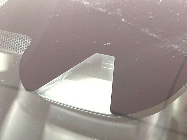 【エマージェンシーブレーキ】走行中に前方の車両等を認識し、衝突しそうな時は警報とブレーキで衝突回避と被害軽減をアシスト。より安全にドライブをお楽しみいただけます。