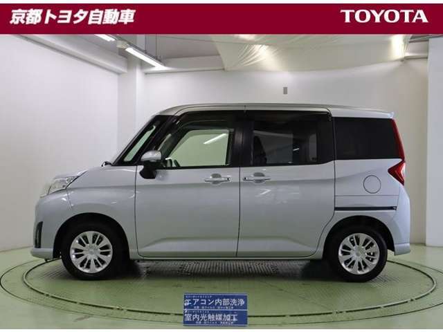 「誤発進抑制機能」や「車線逸脱警報機能」「対車両衝突回避支援ブレーキ」などの衝突回避支援システム「スマートアシストII」搭載で安心安全をサポートしています。