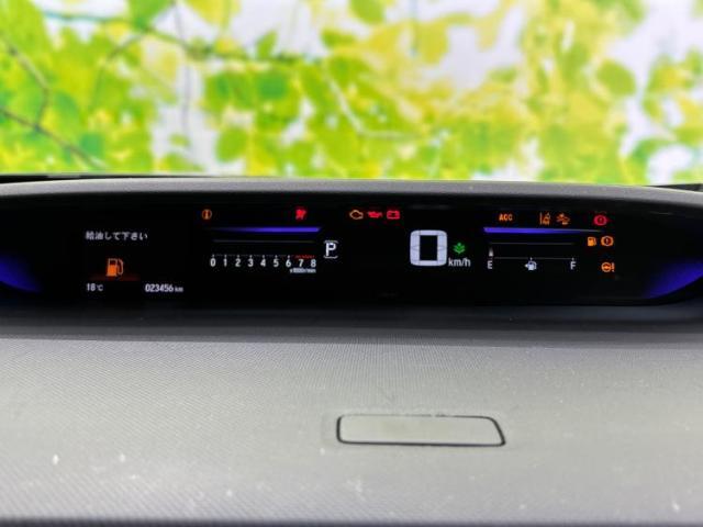 WECARSの展示場では実際に見て、触ってお車をお選びいただけます！知識の豊富な営業スタッフが様々なカーライフをご提案いたします！