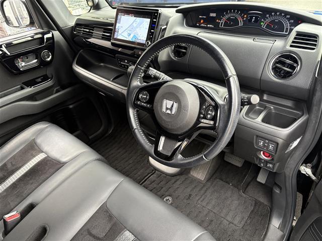 【インパネ全体】全方位で視界が広く、高い目線で運転もしやすいです！