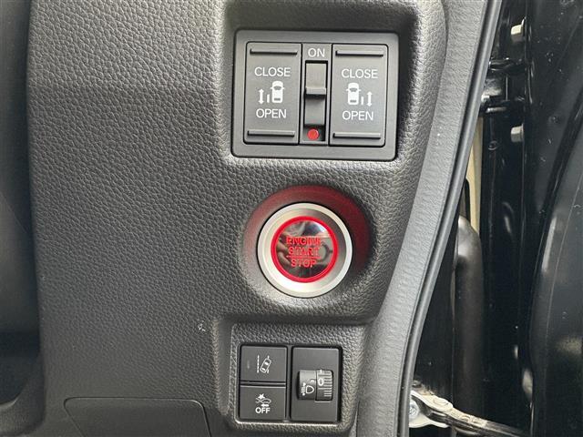 【運転席操作部】快適なドライブを楽しむための機能が装備されています！運転席から触れるので、使いやすいです！除菌プランいれていただくと、さらに清潔で安心していただけます！