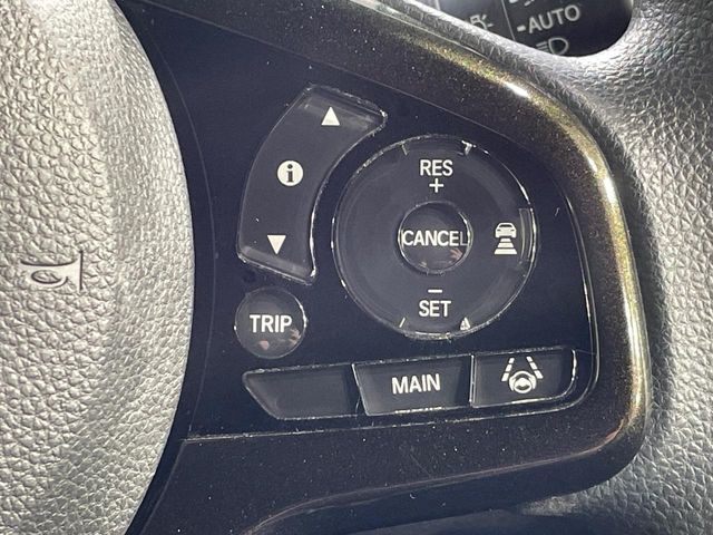 【アダプティブクルーズコントロール】高速道路での長距離走行が楽に！！自動で速度を保つクルーズコントロールが、衝突軽減システムと連携し、前方の車両を感知して車間を保つように速度調節してくれます！！