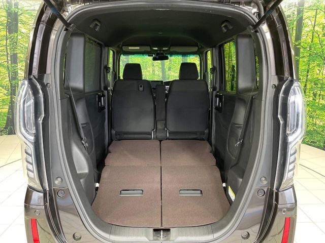 普段のお買い物や通勤、送迎等に十分な荷室スペースを確保しております。セカンドシートを倒すと、大きな荷物の積載も可能です♪