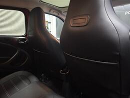 輸入車ディーラー採用のドライブレコーダーも選べます。万が一の事故の際のお守りとしていかがでしょうか？その他様々なオプションをご用意しております。