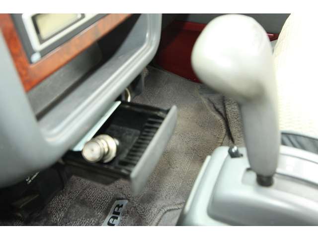 灰皿、シガーライターともご覧の通り綺麗です。禁煙車両です。