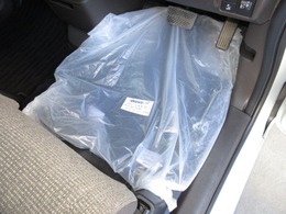 Hondaアクセス純正の新品フロアマット付きです。フレッシュなマットで快適なカーライフをお過ごしくださいませ。