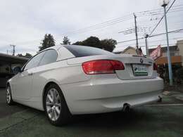 全国販売可能です。自走・陸送・納車代行業者にてご自宅、勤務先などご希望の場所へご納車いたします。（お気軽にお問い合わせください。）