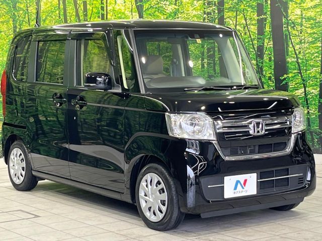 大好評のボディコーティング「弾スプラッシュコート」もご納車までに施工可能。通常のガラスコートと異なる、耐久年数6年の無機質ガラスコーティングが、ボディをキレイな状態に保ってくれます。