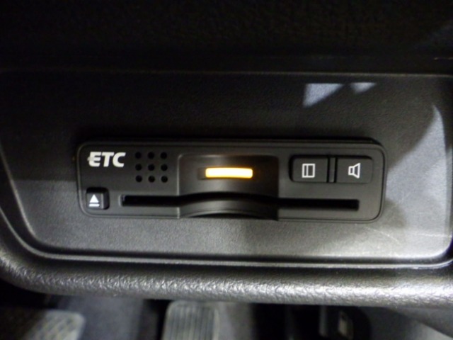 ETC付！高速道路の料金所はキャッシュレスで通過です！サービスエリア等にあるスマートインターの出入りも利用可能でとっても便利☆ご納車後すぐにお使い頂けるようセットアップしてのお渡しとなります。
