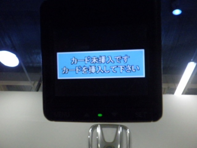 『ドライブレコーダー』動画を残すことで万が一の事態に遭遇した時の必須アイテムです！急ブレーキ・急ハンドルが起こった際、自動で記録が上書きされずに保存され、後でPC等で確認出来ます。