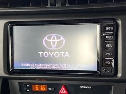 【純正ナビ】人気の純正ナビを装備しております。ナビの使いやすさはもちろん、オーディオ機能も充実！キャンプや旅行はもちろん、通勤や買い物など普段のドライブも楽しくなるはず♪