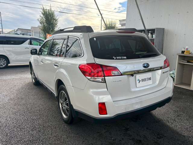 遠方のお客様で実際にお車を見る事ができない場合は、目立つ傷やご指定の箇所を写真撮影し、別途メール等でお送りする事も可能です。ラインでのやり取りにも対応しておりますので、お気軽にご用命くださいませ！