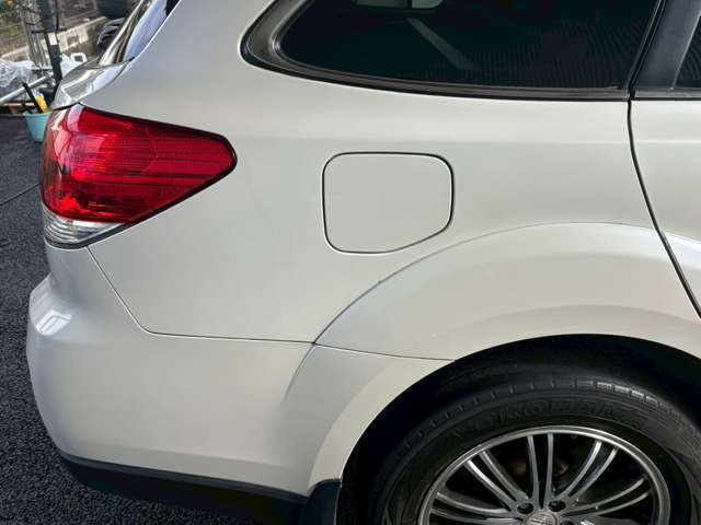 第三者機関による車両検査を実施しております。出来るだけ安心安全の車両状態でお客様に納車できるよう心掛けております。